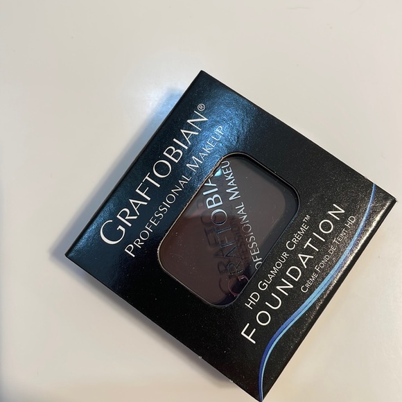 Bundle of Two Brand New Graftobian HD Glamour Creme Professional Makeup - Picture 1 of 6